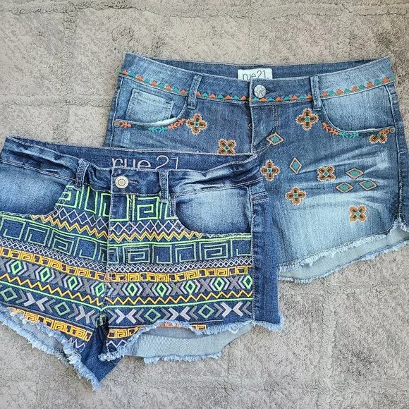 Rue 21 LOT 3 Pair Embroidered Denim Shorts - Picture 5 of 7